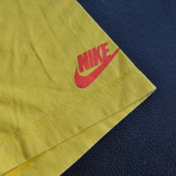 The Nike Tee AIR XXL Yellow Short Sleeve Shirt w/ Animal Print Logo - Picture 4 of 6